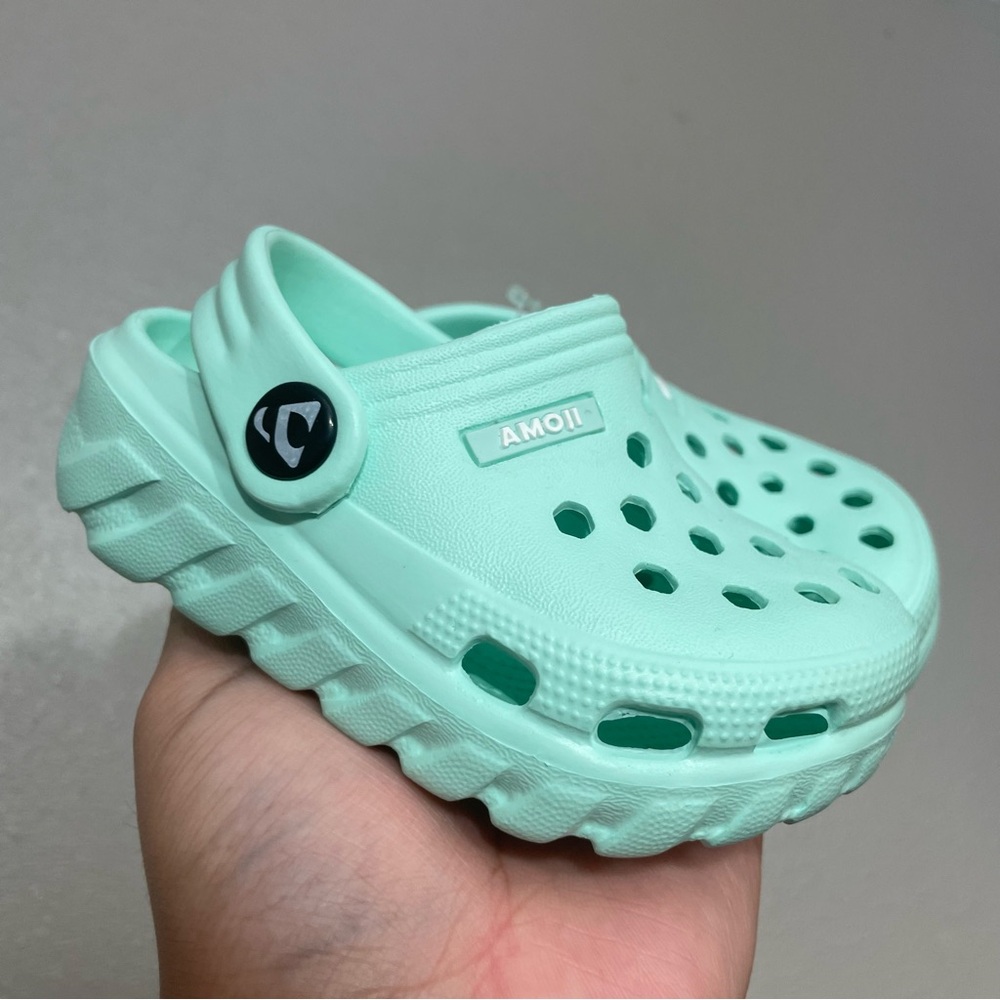 Amoji Rubber Slip-on Turquoise size 5 Toddler